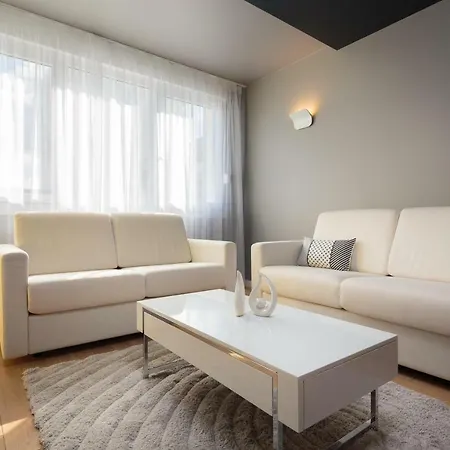 Apartman Unique Apartment *