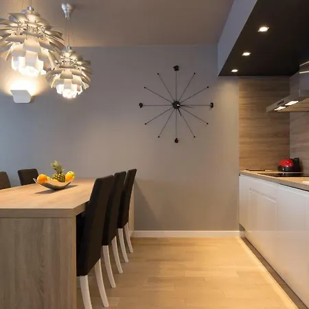 Apartman Unique アパート *